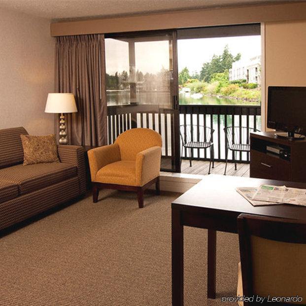 Lakeshore Inn เลคออสวีโก ภายนอก รูปภาพ