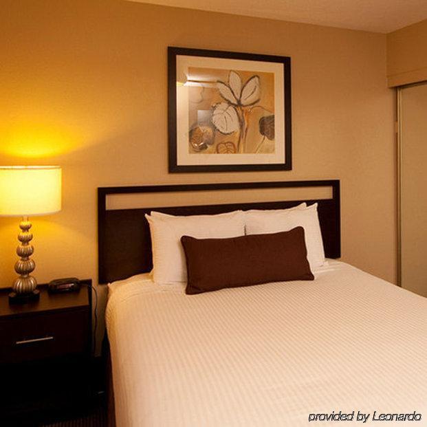 Lakeshore Inn เลคออสวีโก ภายนอก รูปภาพ
