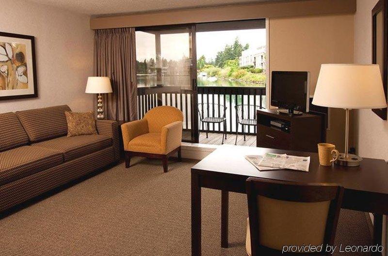Lakeshore Inn เลคออสวีโก ห้อง รูปภาพ