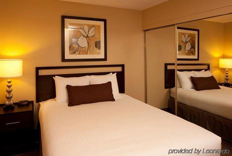 Lakeshore Inn เลคออสวีโก ภายนอก รูปภาพ