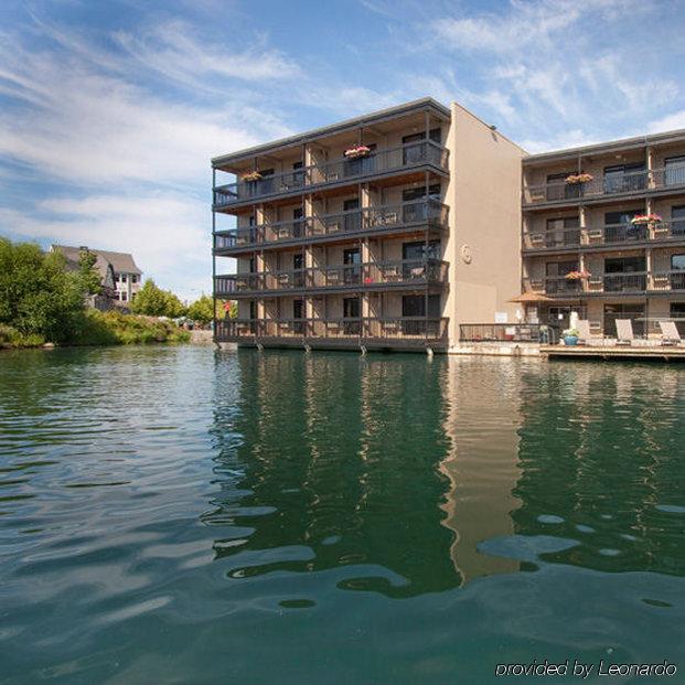 Lakeshore Inn เลคออสวีโก ภายนอก รูปภาพ